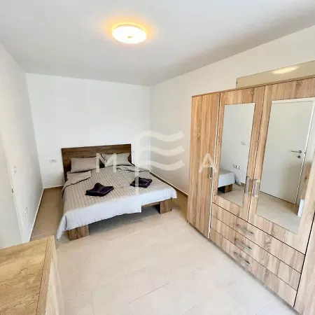 Enlightened 650 Apartment Golem (Tirana)